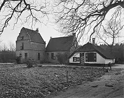 Overzicht voorzijde met bebouwing (1960)