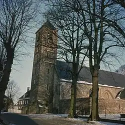 Toren en schip van de Engelmunduskerk
