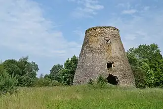 Restant van een molen op het landgoed van Pärsti