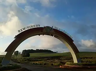 Toegangspoort tot Vila Lângaro