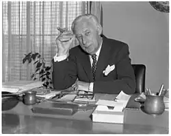 In zijn werkkamer (1976)