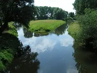 De monding van de Oker (rechts) in de Aller