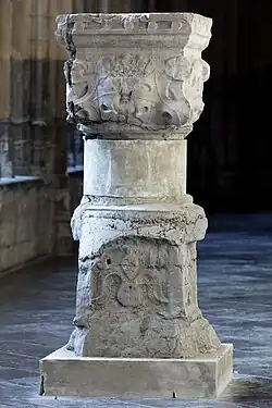 Zuilfragment van het prins-bisschoppelijk paleis, 16e eeuw