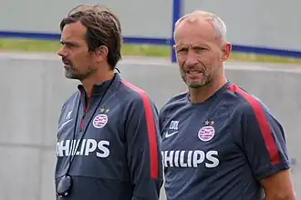 Cees van der Linden (rechts) met Phillip Cocu