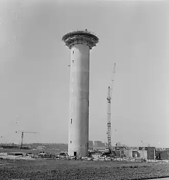 Toren in aanbouw in 1964
