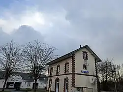 Station Bézu-Saint-Éloi.