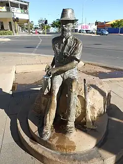 standbeeld Paddy Hannan