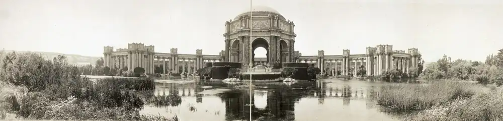 Het Palace of Fine Arts op een zwart-witfoto uit 1919.