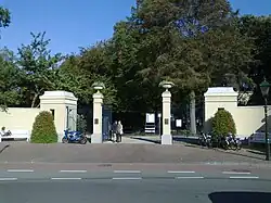 Hoofdingang aan de Prinsessewal