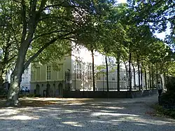 Het paleis gezien vanuit de paleistuin