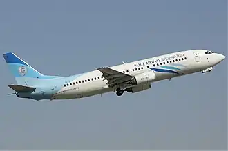 Een Boeing 737-400 van Pamir Airways
