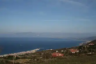 Zicht op de golf vanaf Vibo Valentia