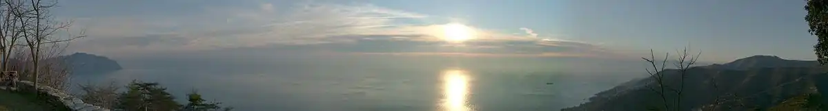 Panorama van de Golfo Paradiso vanaf de top