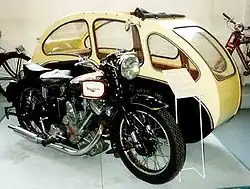 De P&M Panther 100 was een 600 cc eencilinder die populair werd als zijspantrekker. Dit exemplaar is uit 1951