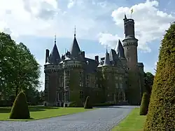 Kasteel van Antoing (monument) omgeving en park (site)