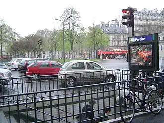 De Ingang van het station