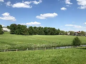 Park Sonsbeek met links Huis Sonsbeek