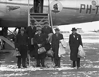 Parlementaire commissie terug uit de Antillen, geheel rechts Frits de Nerée tot Babberich (1947)