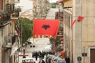 De vlag van de Arbëreshë