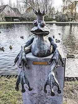 King Frog door Patrick Ramont in het Ramakerspark, intussen verdwenen