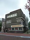 Patronaat gebouwd in Zakelijke stijl