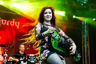 Patty Gurdy tijdens een live-optreden (2022)