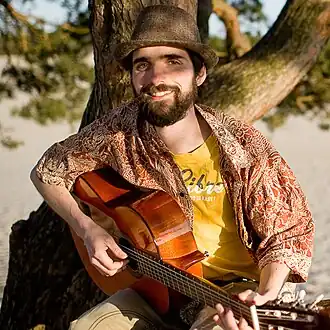 Promotiefoto voor het eerste album, 'The Desert, The Dew & The Dawn'.