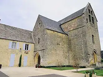 Gemeentehuis en kerk van Paulin