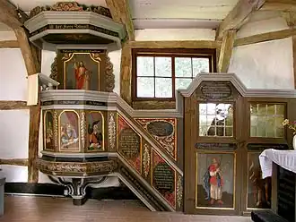 Kansel en biechtgestoelte