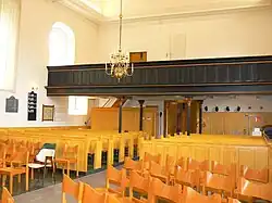 Westelijke gaanderij (toegang via een trap in de kerk).