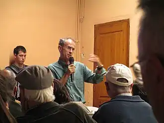 Tijdens een presentatie van een van zijn boeken in 2013