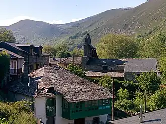 Het dorp Pereda de Ancares, grootste dorp van de gemeente