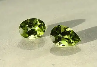 Peridot, de moderne geboortesteen voor augustus.