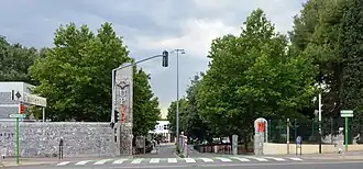 Ingang van de campus