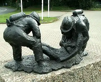 "De reddende brandweerman" (bij de brandweerkazerne Leusden)