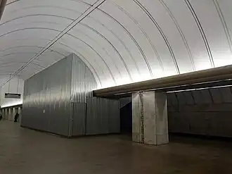 De westelijke perronhal tijdens de bouw van de overstaptrappen naar de oostelijke perronhal