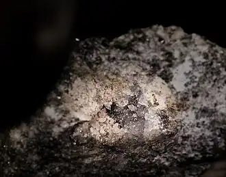 Petziet met kwarts uit Sacarîmb, Nagyág, Roemenië