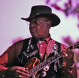 Phillip Walker in 2000 op het Long Beach Blues Festival