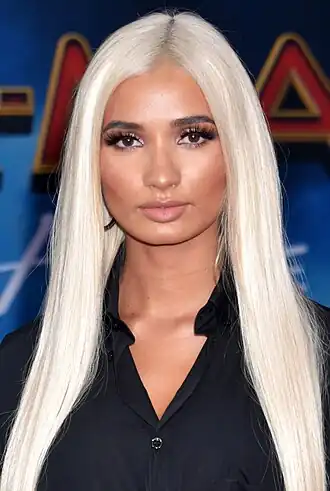 Pia Mia tijdens de première van Spider-Man: Far From Home in 2019