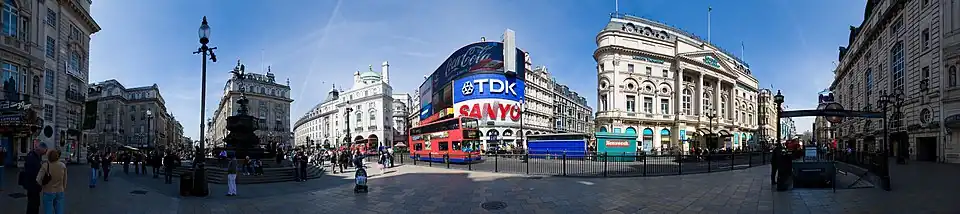 Panorama van Piccadilly Circus vanaf de zuidkant