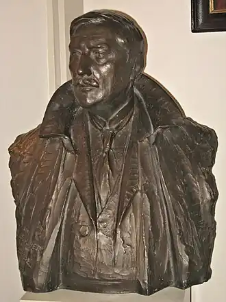 Bronzen buste van Piet Slager door zijn collega aan de KS August Falise