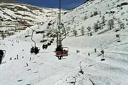 Skilift en skipiste op de Hermon