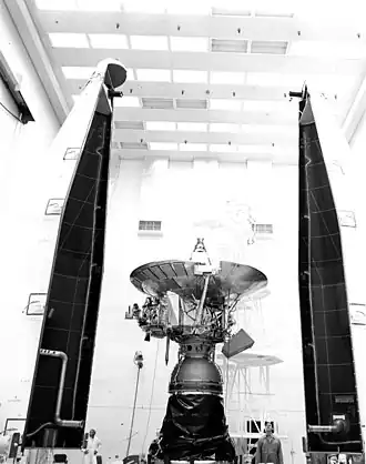 Pioneer 11 tijdens fabricage. Foto: NASA