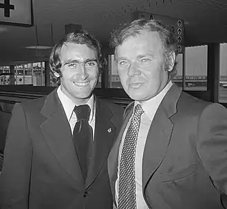 Pirri (links) samen met bondscoach Kubala op Schiphol.