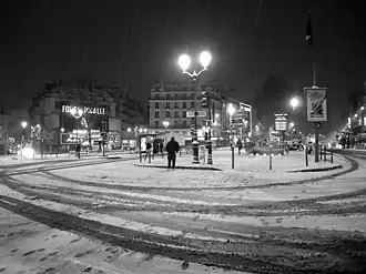 Wintertafereel op de Place Pigalle