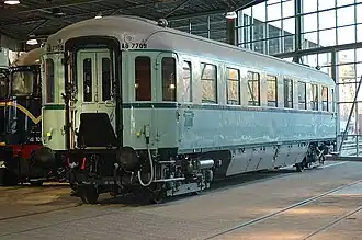 Plan D-rijtuig AB 7709 in het Nederlands Spoorwegmuseum, in de oorspronkelijke kleurstelling.