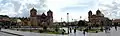 Centrale plein van Cuzco in 2005, met links de kathedraal en rechts de Jezuïetenkerk