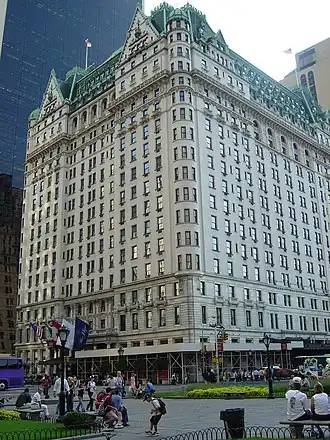 Het Plaza Hotel gezien vanaf 5th Avenue/59th Street in Manhattan