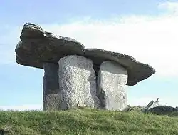 Poulnabrone dolmen, een dolmen in The Burren