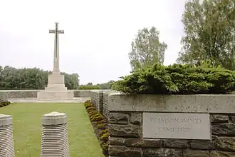 Toegang en Cross of Sacrifice